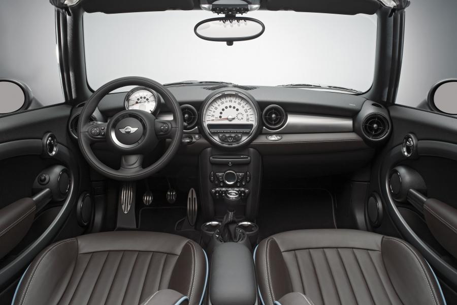  Mini Cooper S Cabrio Highgate 2012 года  (фото 15 из 30)